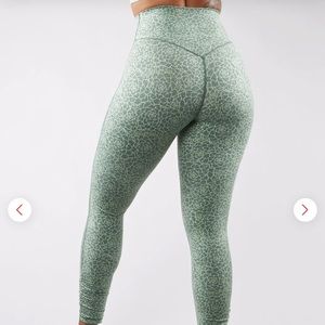 BuffBunny Aloe Legging
